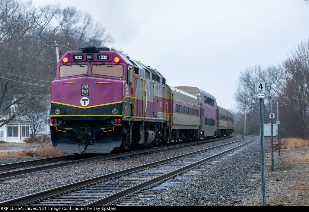 Inbound Train #5418 departs Shirley for North Station 